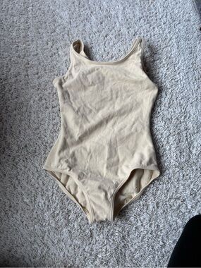 Girls pale yellow Capezio leotard